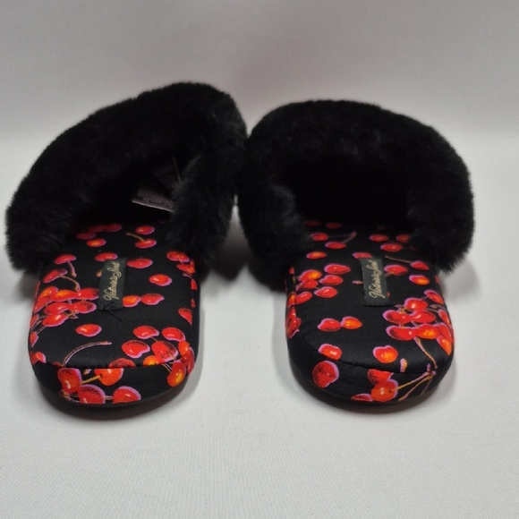 Victoria's Secret Cherry Print Fuzzy Slippers Women's Size Medium - Picture 6 of 13